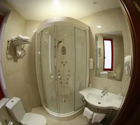 Leyton Otel 2*