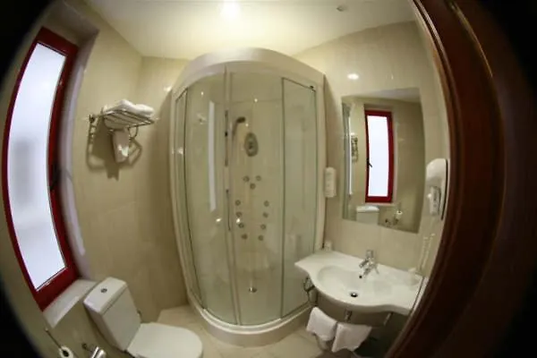 Leyton Отель 2*